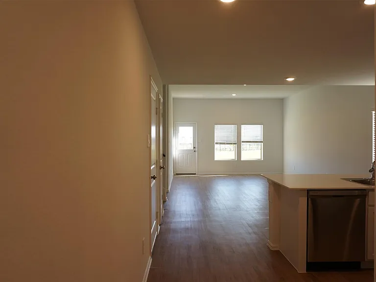 24114 Becker Hollow Ln — Photo 4