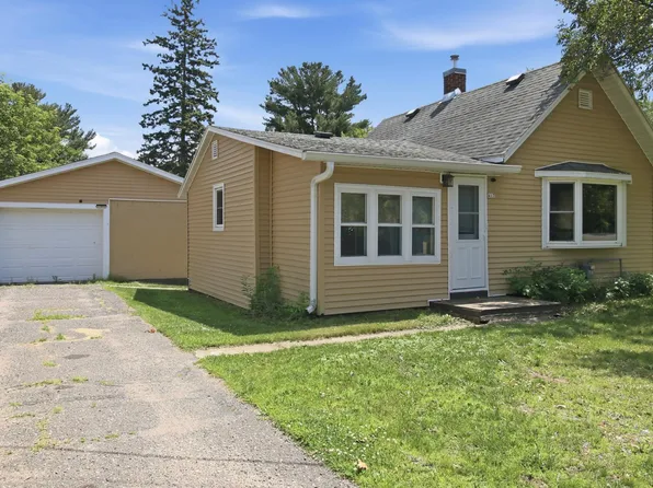 417 S 7th St, Cameron, WI 54822