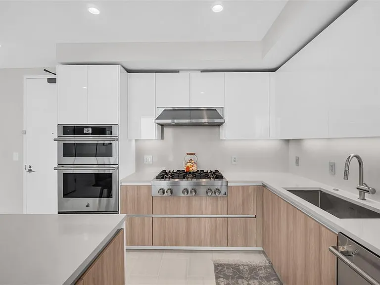 400 Central Ave #1204 — Photo 7