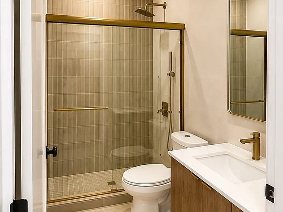 4th image of 293 Putnam Ave #2