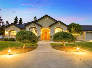 660 Five Oaks Ct, Hollister, CA 95023
