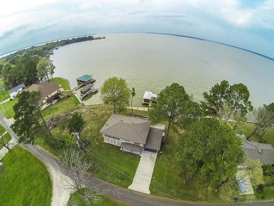 1st image of 784 Shoreline Dr
