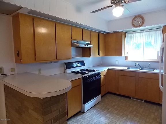 3rd image of 2656 Dale Dr