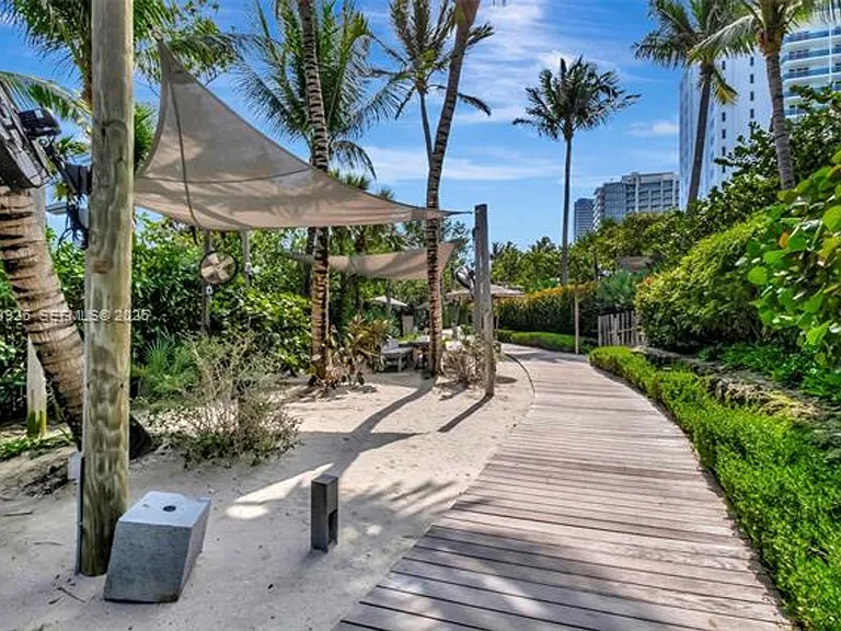 2301 Collins Avenue Cu #439 — Photo 33