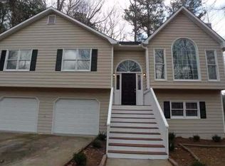 70 Brandi Ln, Hiram, GA 30141