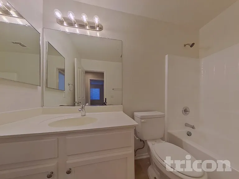 2114 S 114th Ln — Photo 14