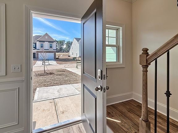 5th image of 660 Honeydew Dr
