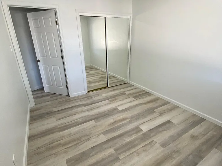 2427 E Villa St — Photo 8