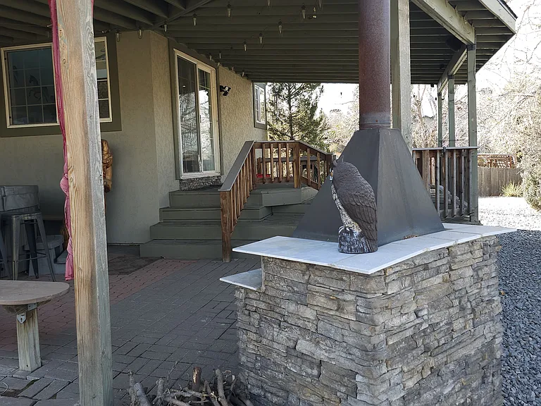 Outdoor fireplace