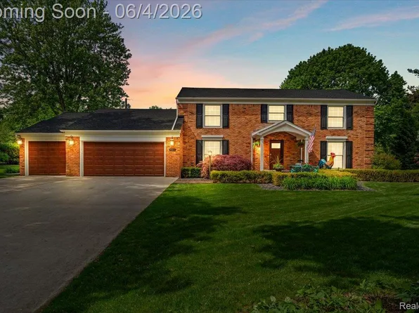 931 S Shady Hollow Cir, Bloomfield Hills, MI 48304