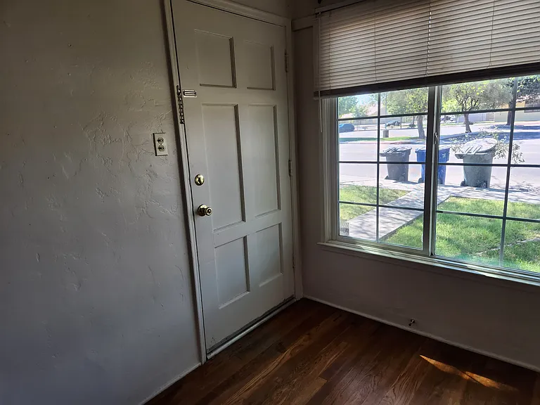 542 W Bush St #0 — Photo 3