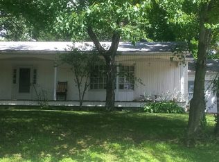 411 W Clinton St, Equality, IL 62934