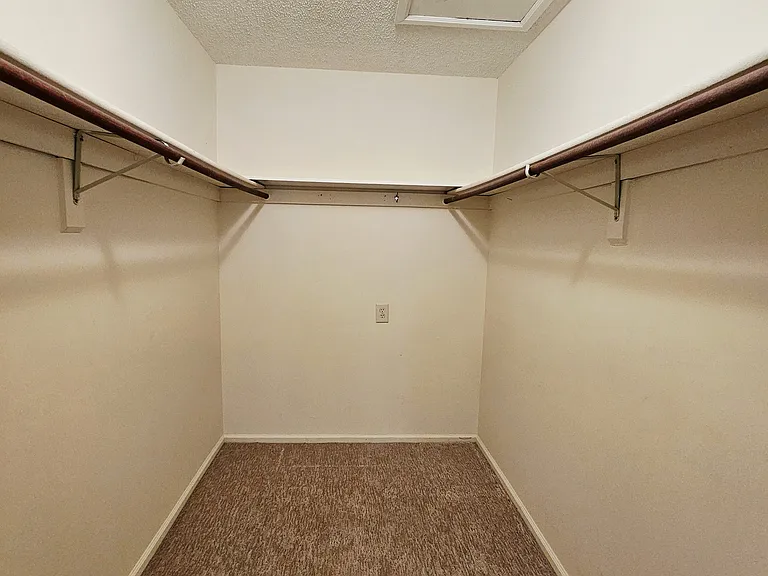 1990 Mattis St #1990 — Photo 9