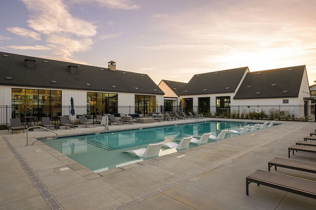 Seasons at Meridian Apartments — Photo 4
