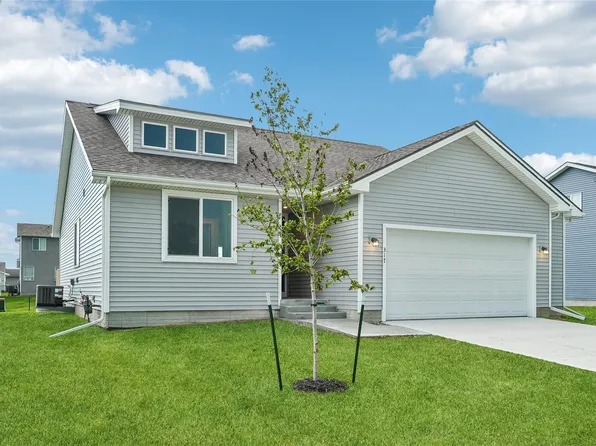 317 NE Chalet St, Elkhart, IA 50073