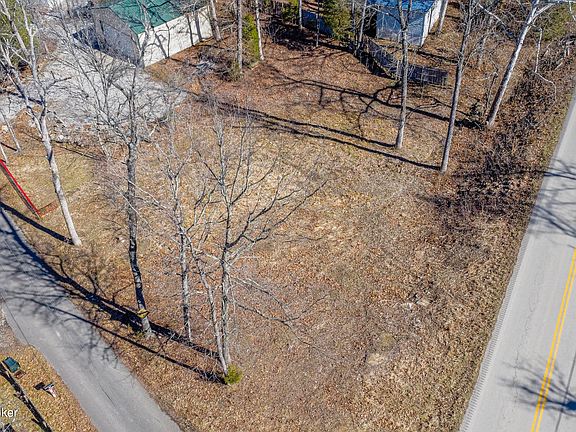 4th image of 37 Bessie Ln