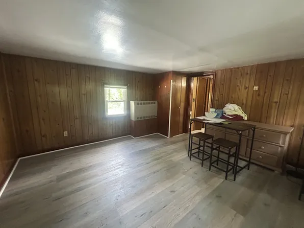 1075 Cape St #4, Lee, MA 01238