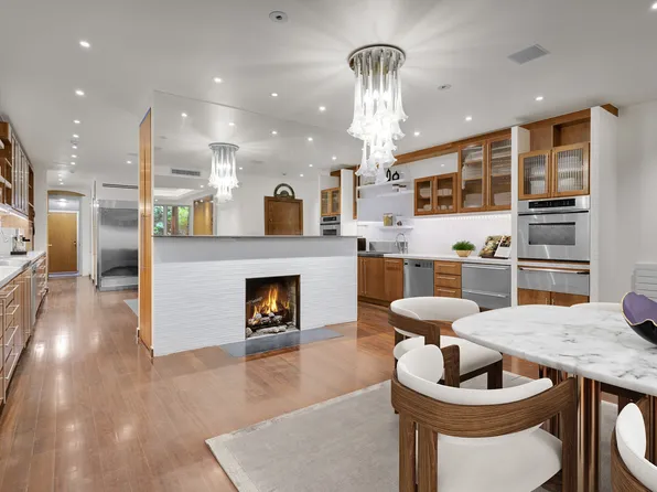 247 Central Park West image 8 of 29