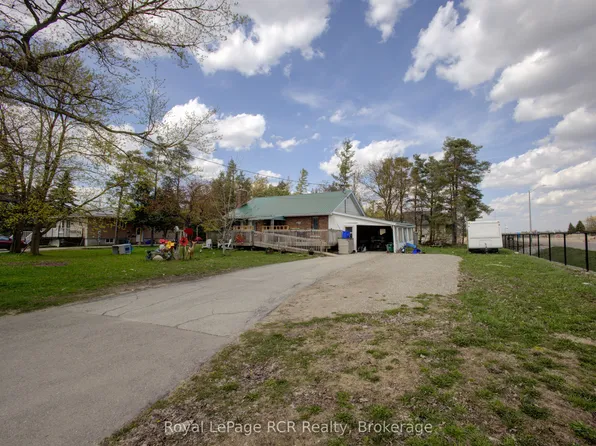 460 Domville St, Wellington North, ON N0G 1A0