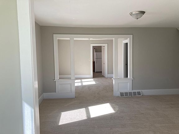 3rd image of 305 West St