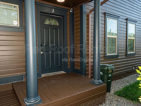 5th image of 211 Varner Ave NE #2
