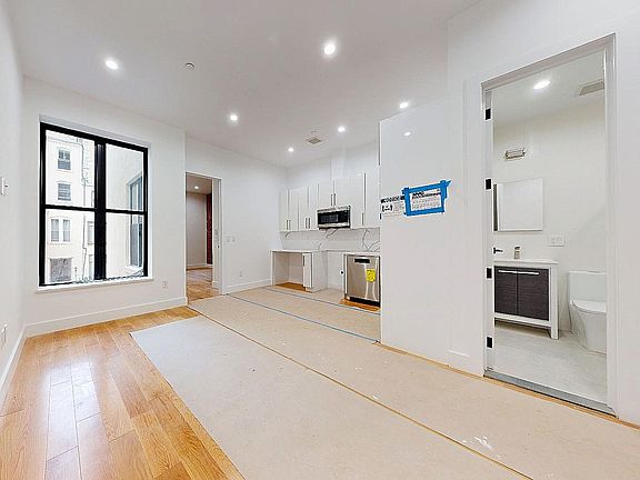 3rd image of 15 W 94th St #2Z