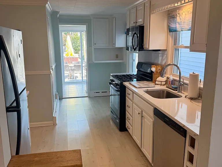 520 18th Ave — Photo 5