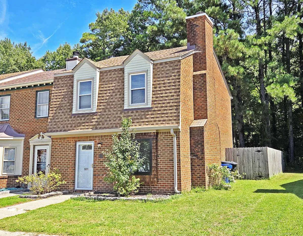 2 bed, 2.5 bath, 1323 sqft, $1,750 — Photo 1