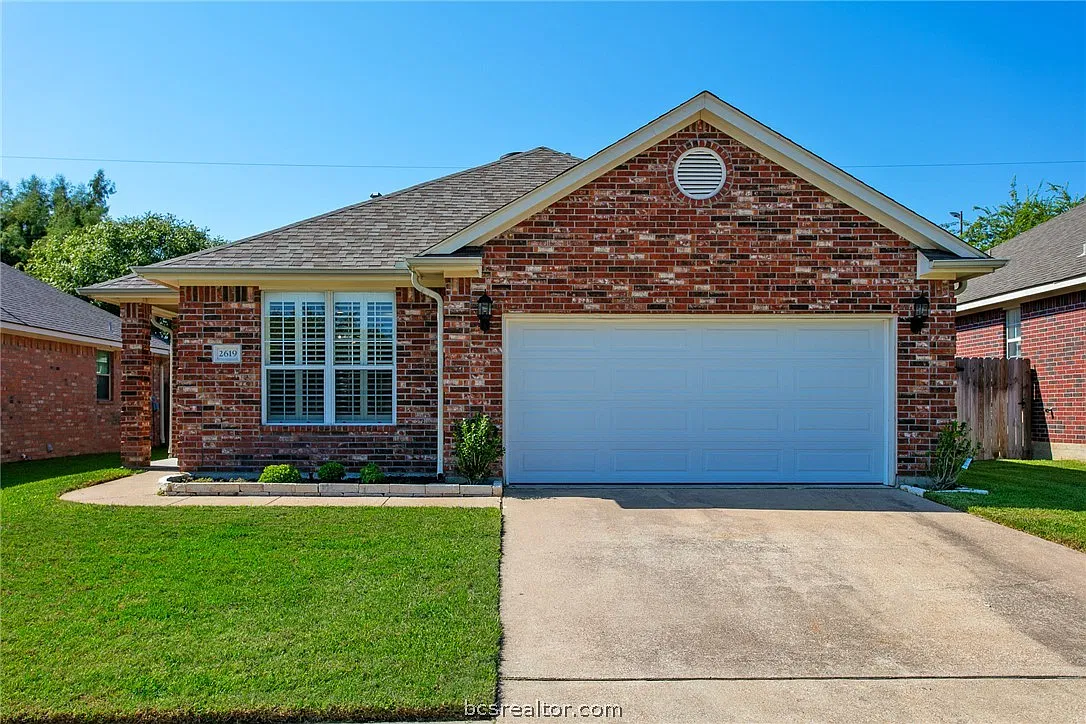 3 bed, 1570 sqft, $2,200 — Photo 3