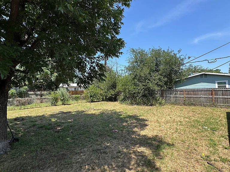 2472 Culver Ave — Photo 12