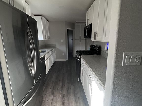 4th image of 310 Richardson Ave