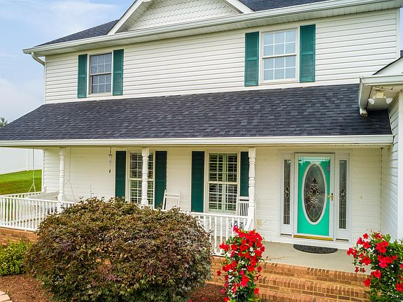 4th image of 221 Flagstone Dr NE
