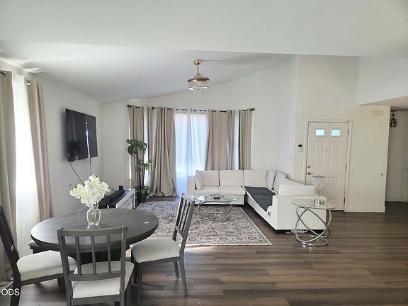 4th image of 1354 Forestview Dr