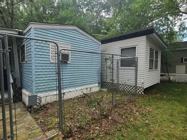 17/282 Woodhaven Dr E, Sublette, IL 61367