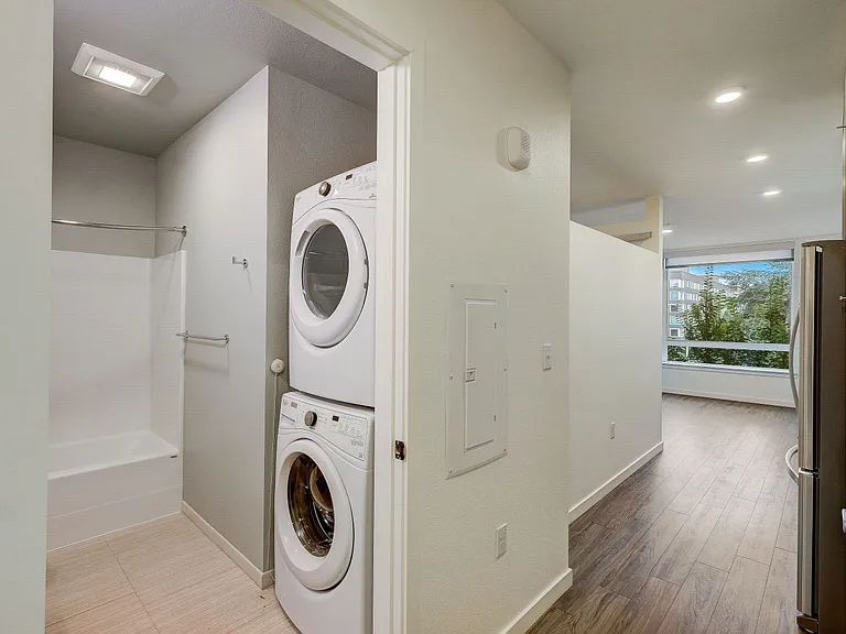 Augusta Apartments — Photo 13