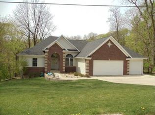 4831 Lincoln Heights Dr, Cedar Rapids, IA 52403