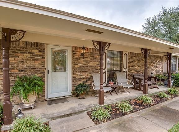 2nd image of 4584 Pecan Place Dr