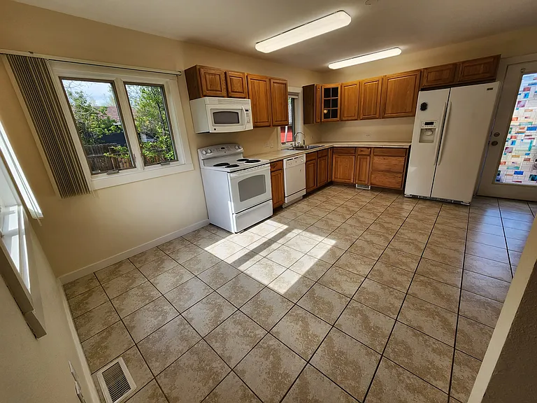 Spacious kitchen with included appliances!