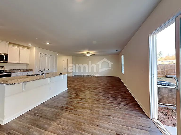 2054 Southlea Dr — Photo 5