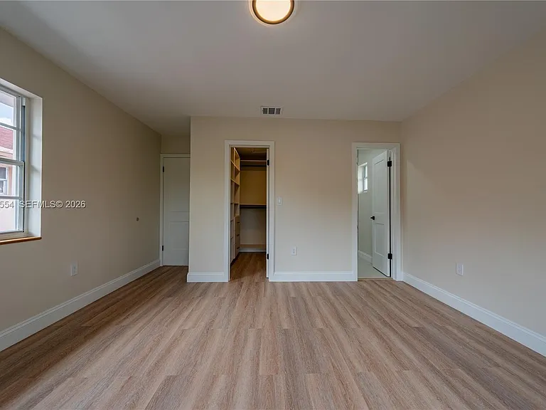370 Flagami Blvd — Photo 17