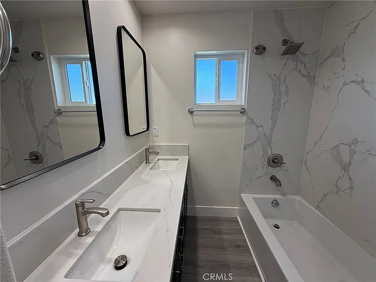 231 W 5th St — Photo 27