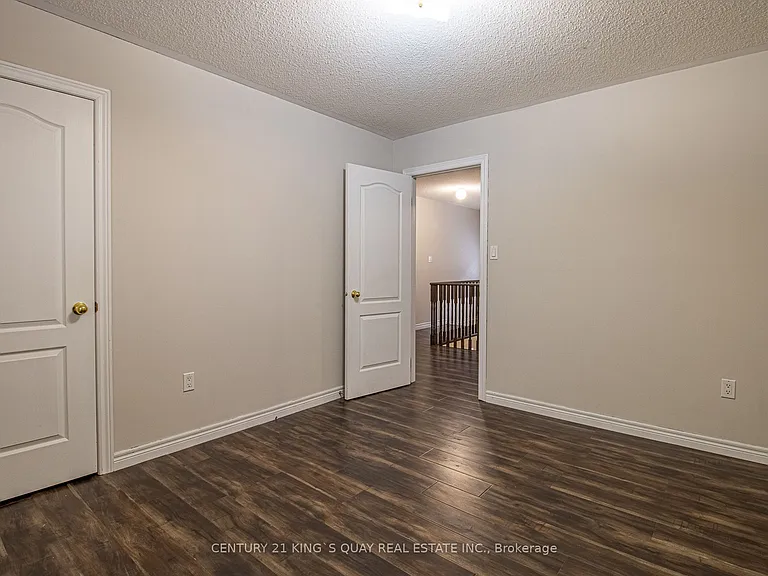6 Messina Ave — Photo 35