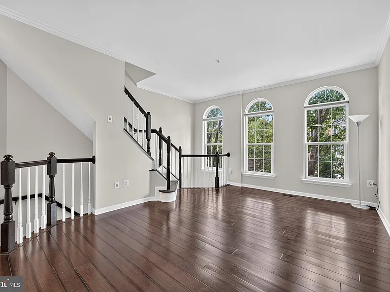 932 Harrison Cir — Photo 6