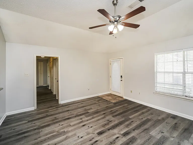 7714 Spring Morning Ct — Photo 5