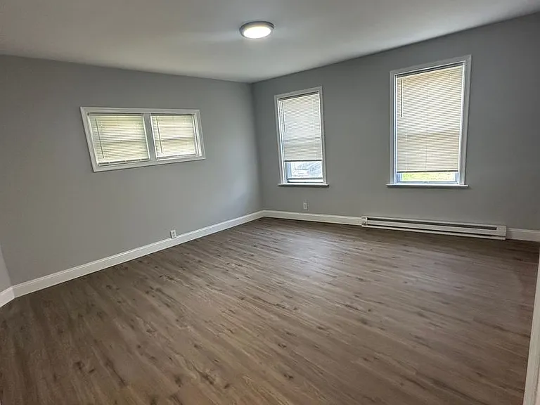 134 Macdade Blvd — Photo 7