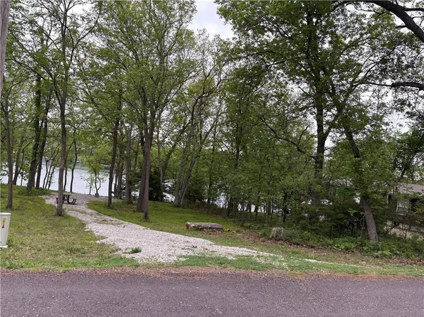 270 Rose Marie Dr #274, Lacygne, KS 66040