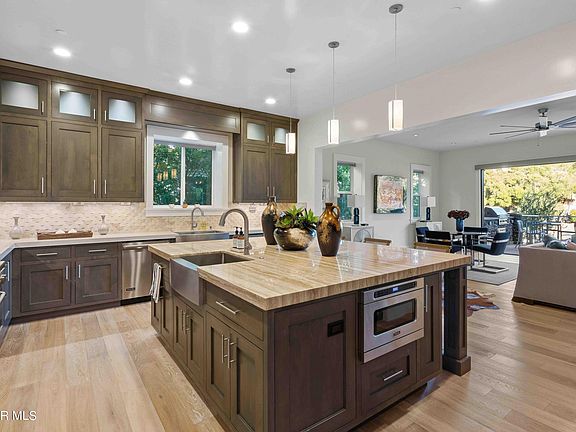 3rd image of 111 Lake Sherwood Dr