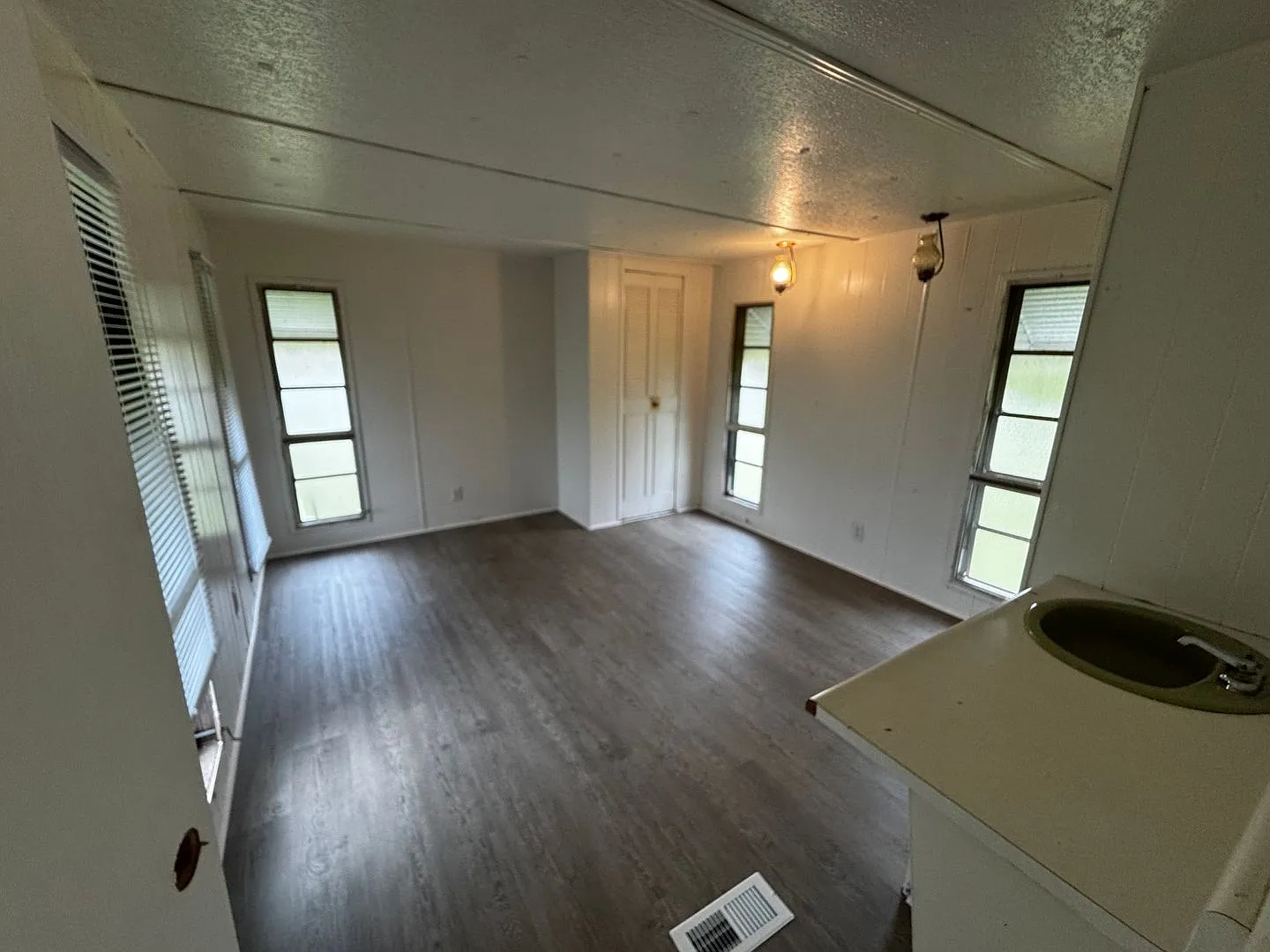 1237 Long Branch Rd — Photo 3