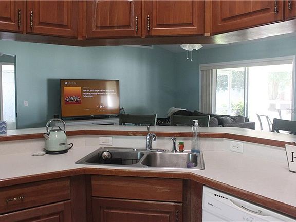 4th image of 3821 Opal Cir