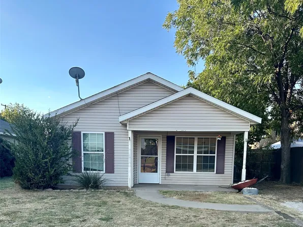 1019 2nd St, Graham, TX 76450